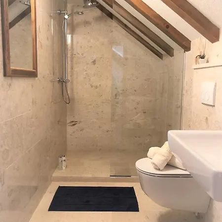 Ferienhaus Tom House *