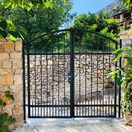 Ferienhaus Tom House *