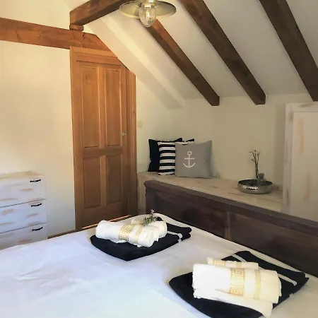 Tom House * Murvica (Brac)