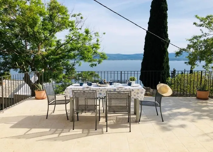 Tom House * Murvica (Brac)