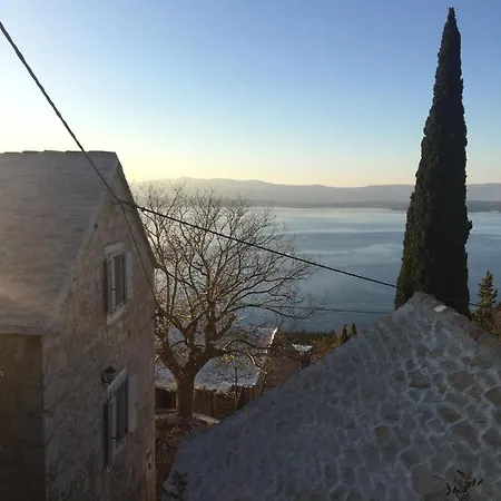 بيت للعطل Tom House *