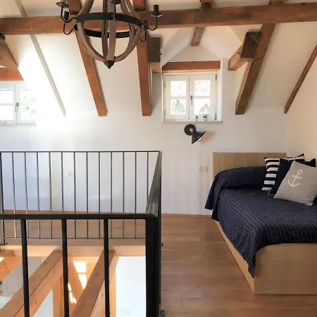 Semesterbostad Tom House *